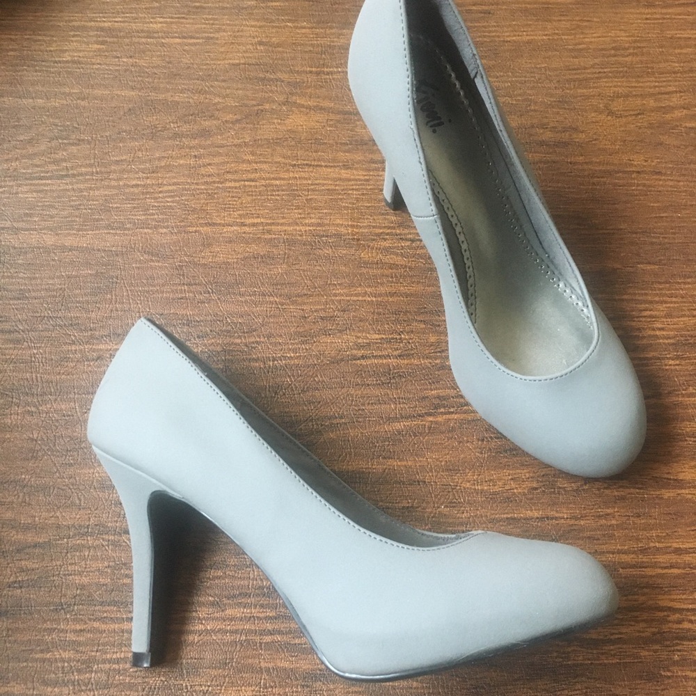 Gray Heels